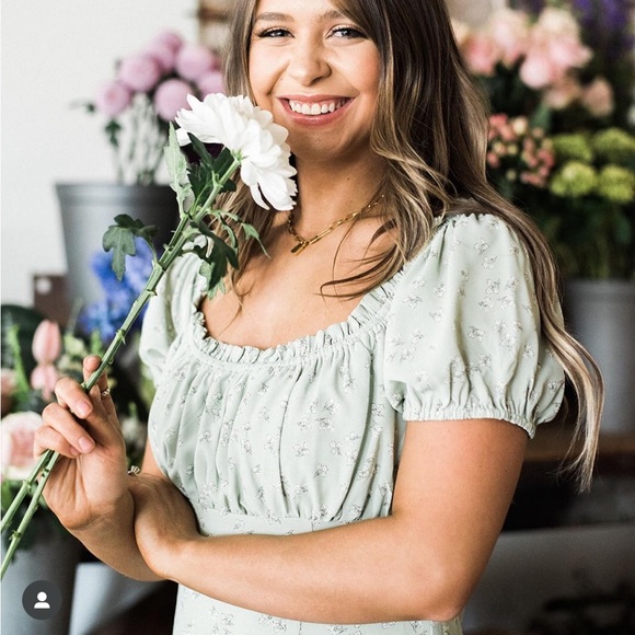 Sage green Floral Dress with back zipper - Picture 4 of 7